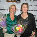 Gunn Helness og Siv Thoresen ble hedret med blomster etter sin innsats i EM